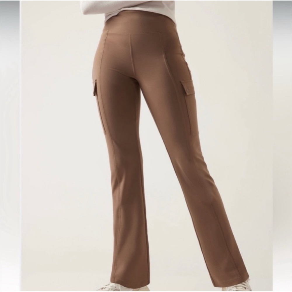 NWT Athleta Delancey Straight Cargo Pants . Size M - Picture 4 of 14
